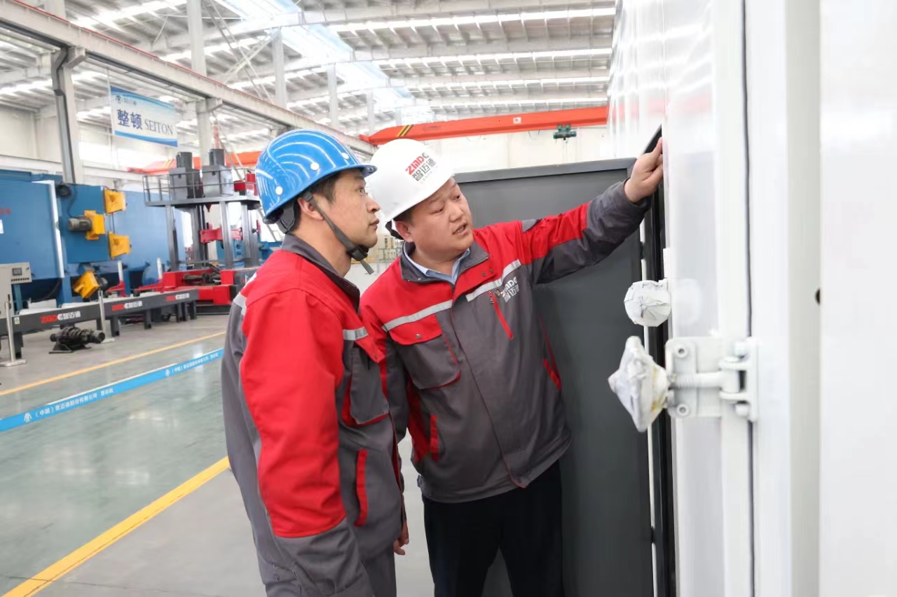 實干擔(dān)當(dāng)！智邁德董事長張兆瑞榮獲濰坊民營企業(yè)家百名“敢創(chuàng)先鋒”