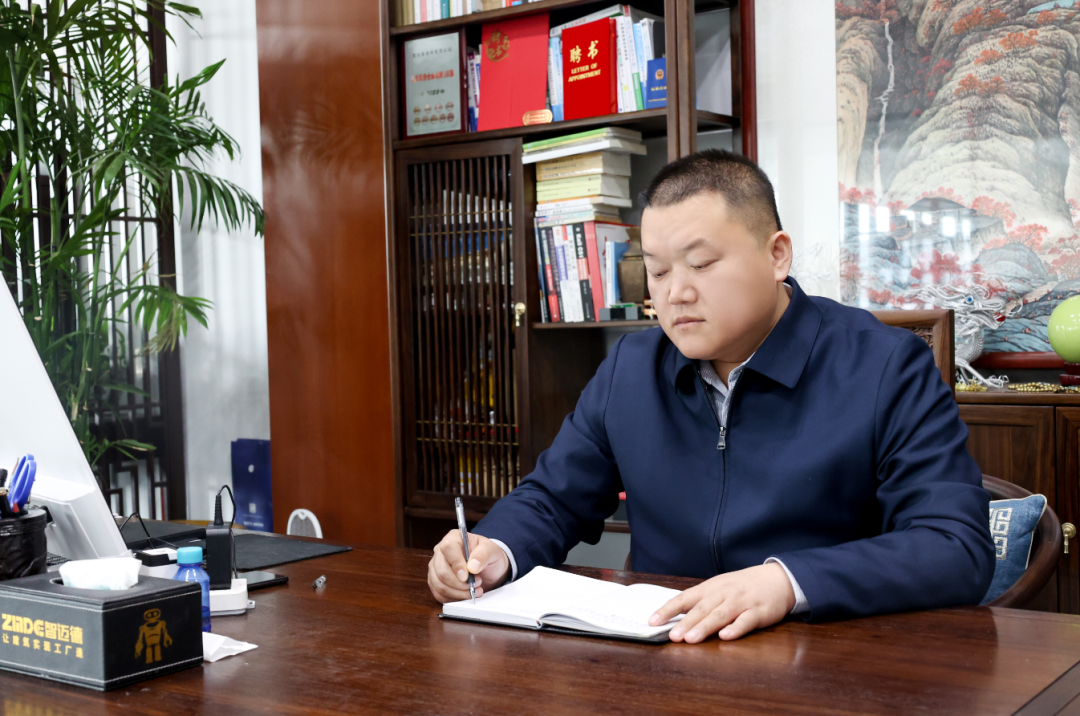 喜報！智邁德董事長張兆瑞榮登“2023濰坊民營企業(yè)家百名‘敢創(chuàng)先鋒’”榜單