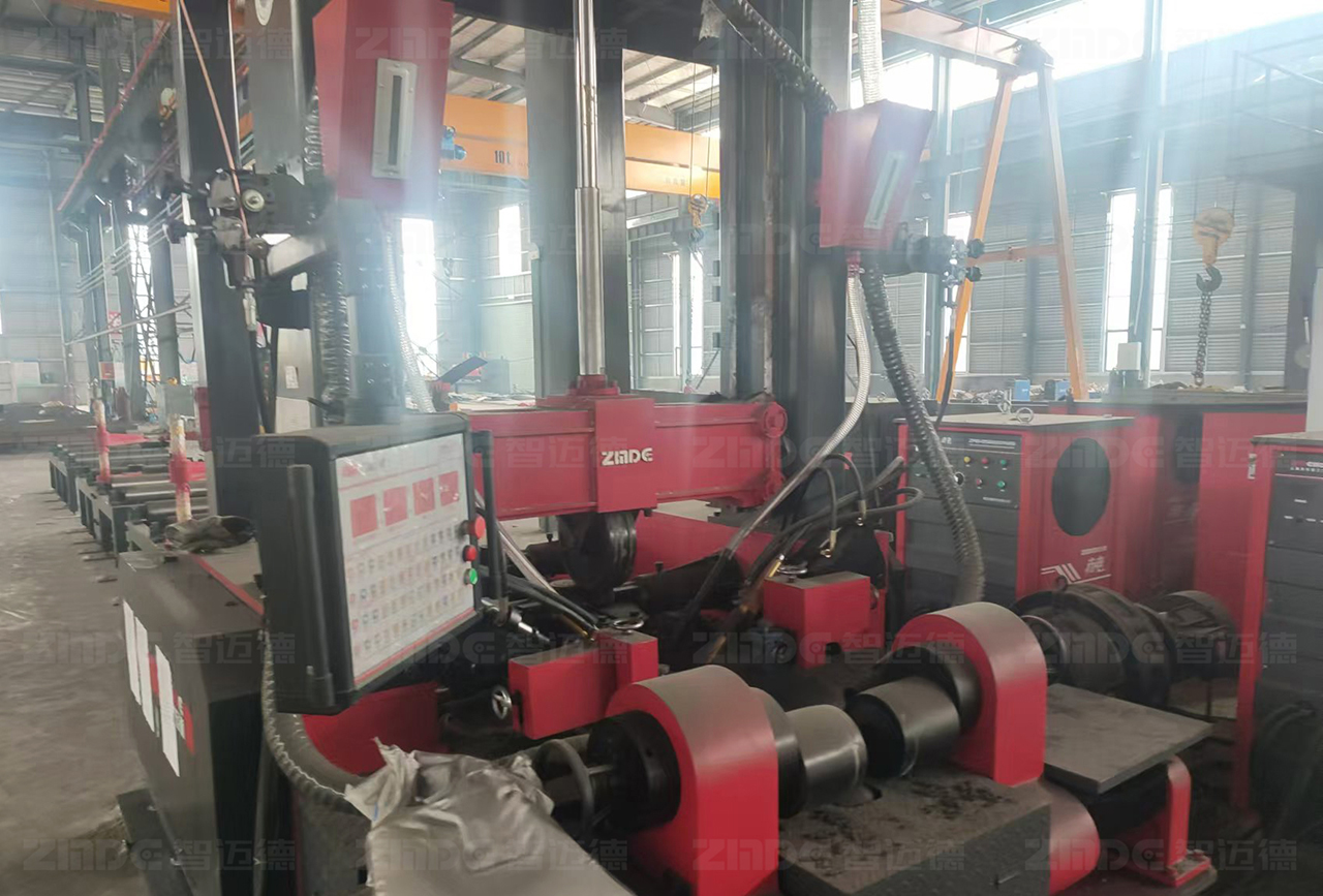 還在“忙亂換設(shè)備”？組焊矯一體機，讓你“從容等成品”！